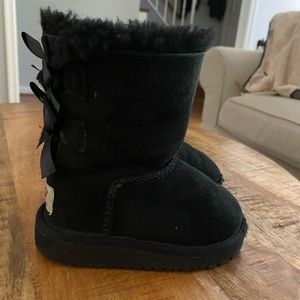 Worn- Ugg Boots Black size 5 toddler